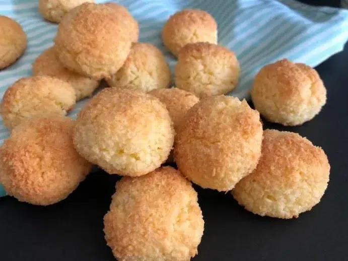 bolitas de coco doradas