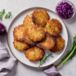 Tortitas de papa con cebolla morada